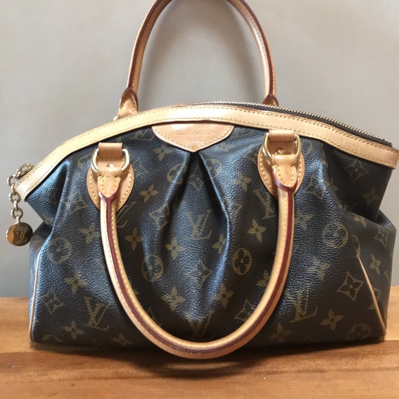 Host Pick❣️✨Louis Vuitton Trivoli PM🌟 - Picture 4 of 16